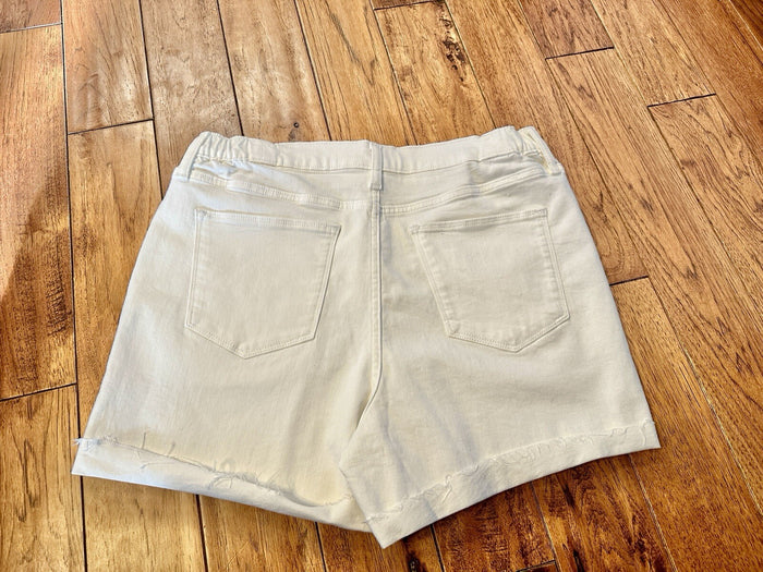 Arizona Jean Co White Curvy Midi Shorts