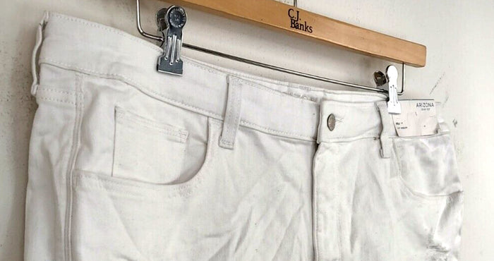 Arizona Womens Plus 21 / 4.5" Inseam White Stressed Cuffed Jean Midi Shorts