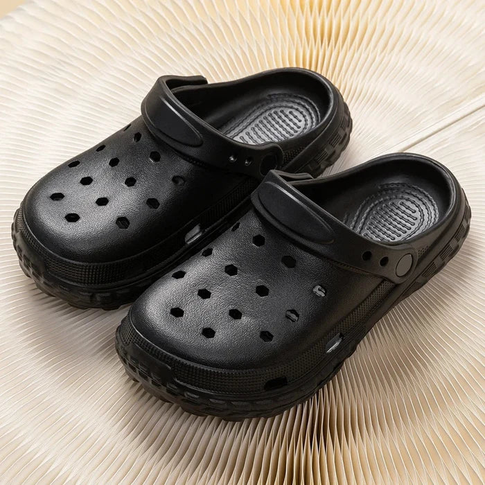 Crocs Classic Clog Unisex Black – Slip-On Water-Friendly Shoes for Men & Women