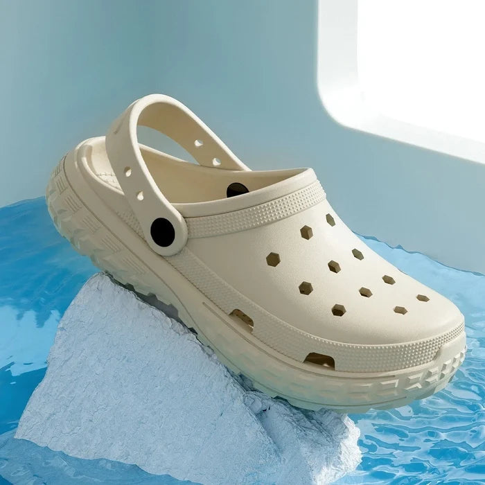 Crocs Classic Clog Unisex Black – Slip-On Water-Friendly Shoes for Men & Women