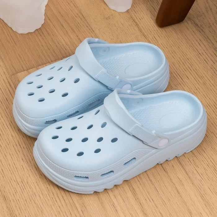 Crocs Classic Clog Unisex Black – Slip-On Water-Friendly Shoes for Men & Women