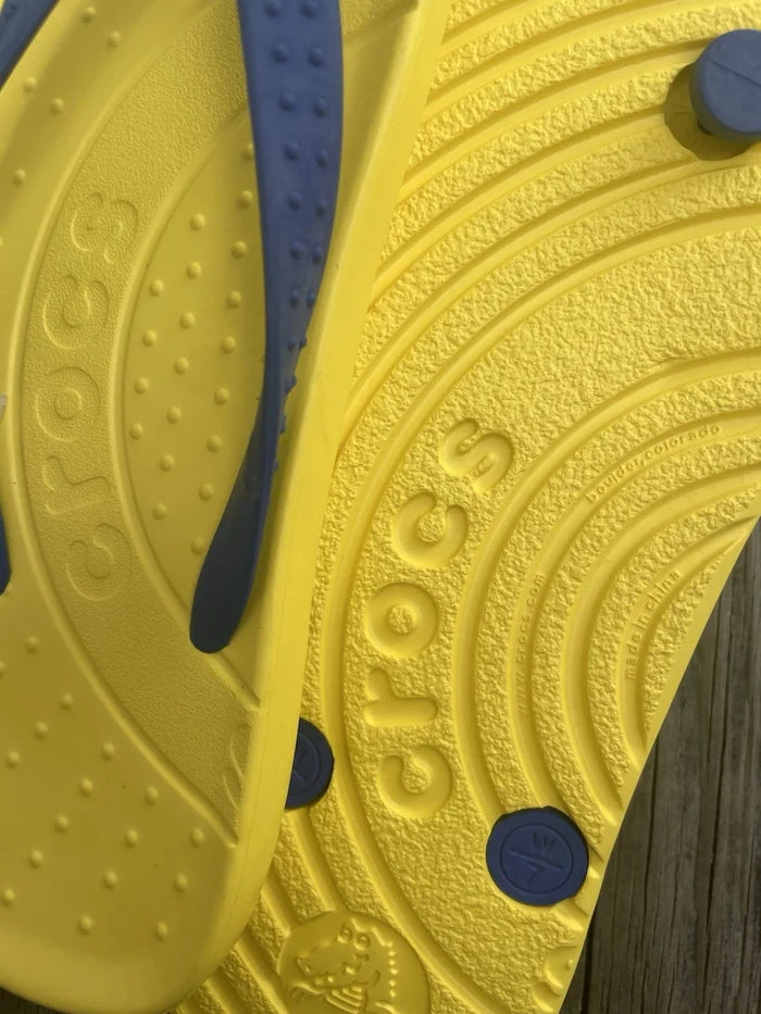 Crocs Kadee Women's Flip Flops Yellow Blue – W7 / M5, NWT