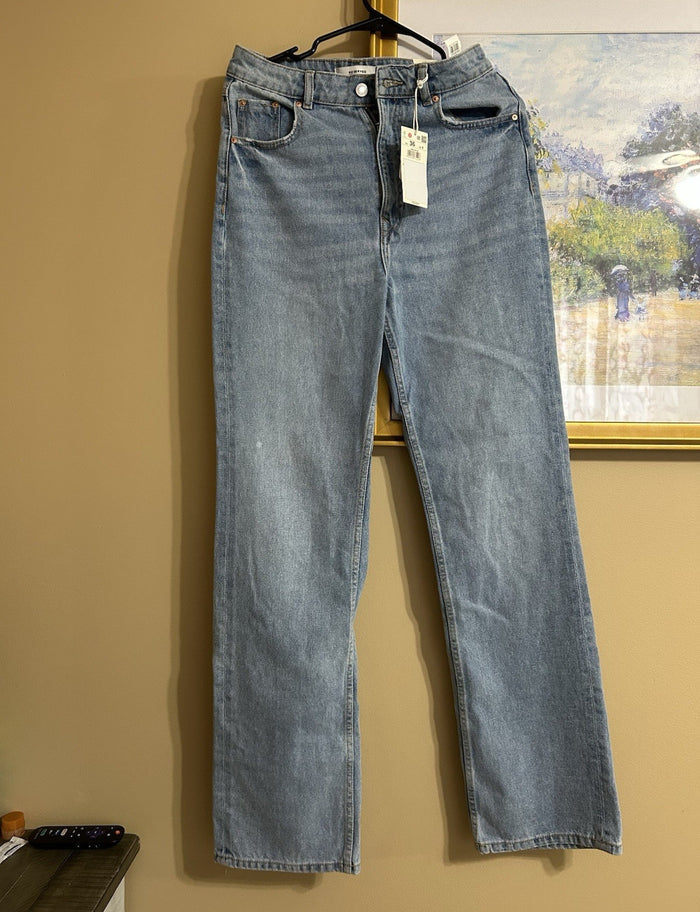 Donate,lfor someone who needs ! Women's Straight Light Wash Blue Denim Jeans