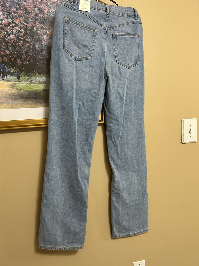 Donate,lfor someone who needs ! Women's Straight Light Wash Blue Denim Jeans