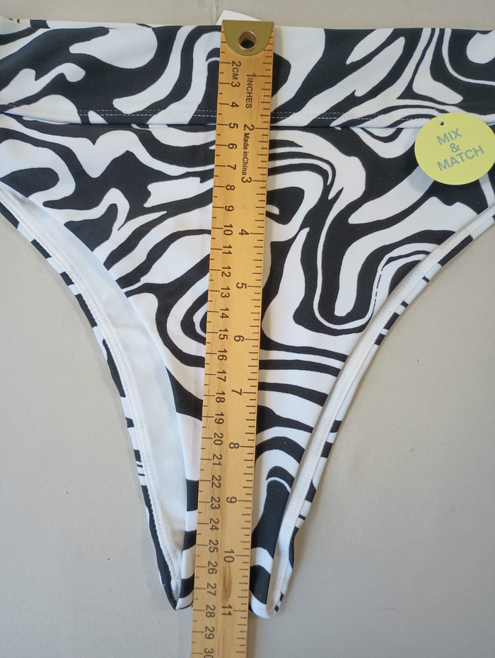 Forever 21 Small Black White Swim Bikini Bottoms Stretch Hygienic Liner