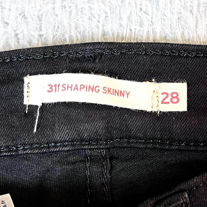 Levi's Women's Black 311 Shaping Skinny Jeans Short