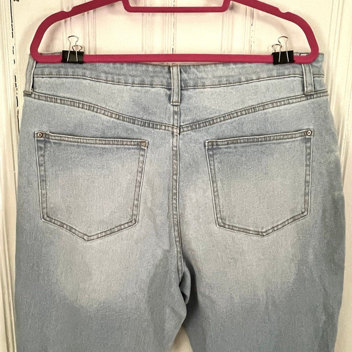 No Boundaries Women’s Light Blue High Rise Destructed Mom Jeans