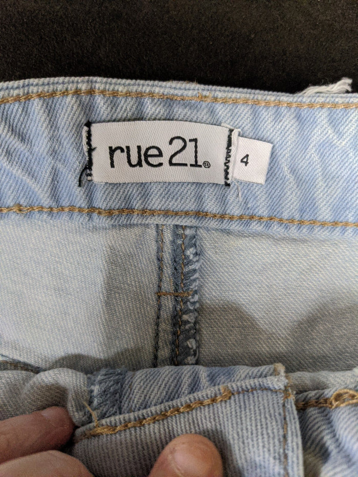 Rue21 Boyfriend Short Denim Jean Shorts Distressed Cut Off High Rise
