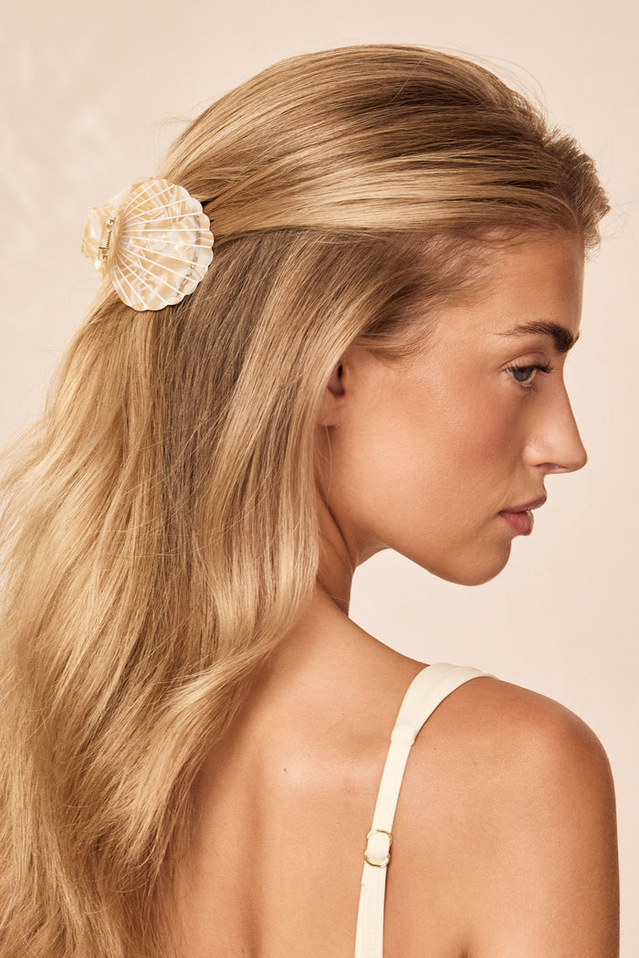 Sanibel Shell Hair Clip - Ivory Swirl