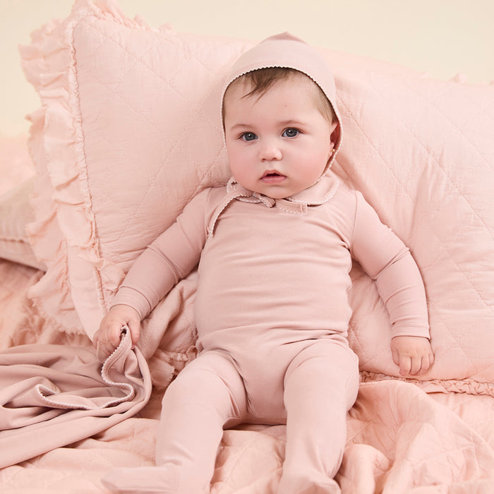 SCALLOPED TRIM FOOTIE