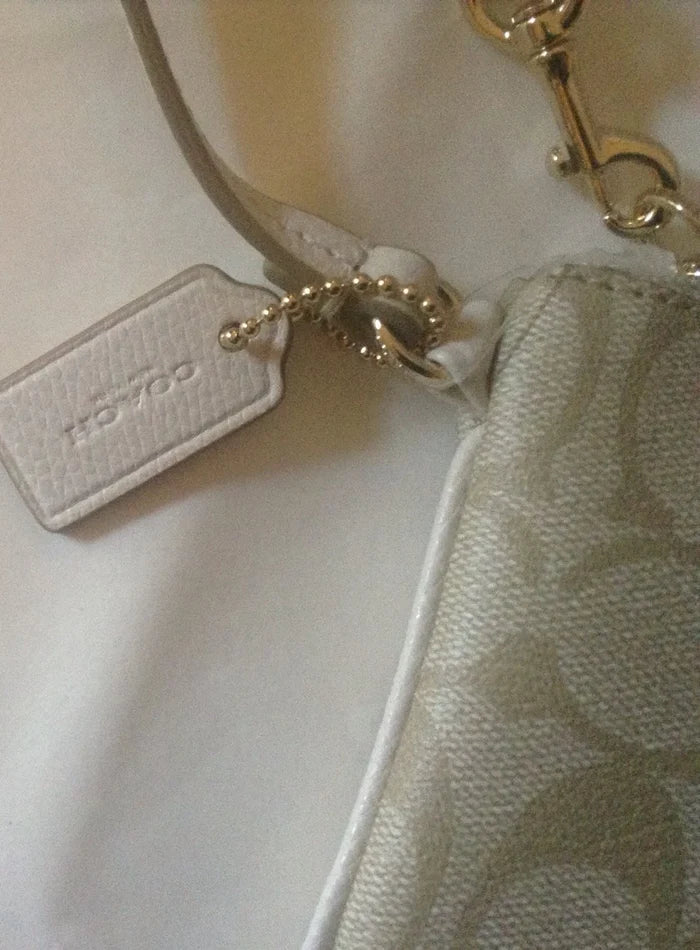 Coach Signature C Wristlet Light Khaki/Chalk – PVC & Leather Trim Zip Wallet, NWT