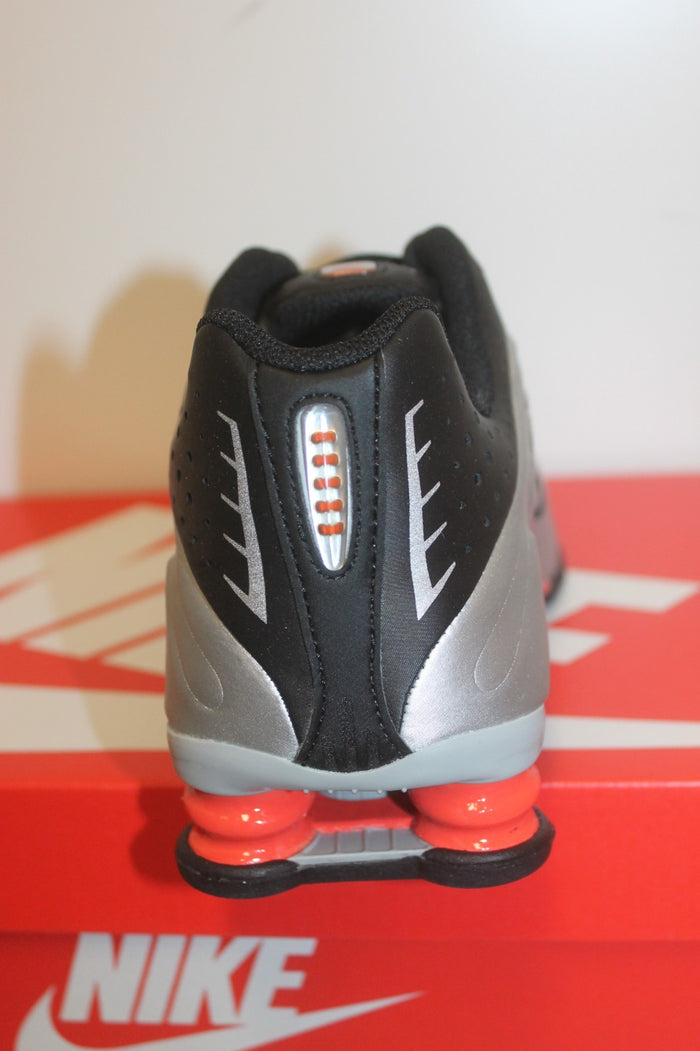 Nike Sneaker Shoe Shox R4 GS Youth New 39 40 Black Silver Orange - Image 5