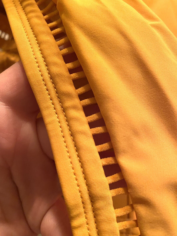 Time And Tru Women’s 3X Swimsuit Top Gold Topaz Yellow Lattice