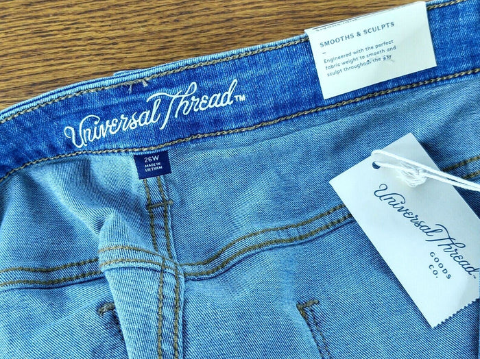 Universal Thread Women's High Rise Midi Med Blue Demin Jean Shorts NWTs