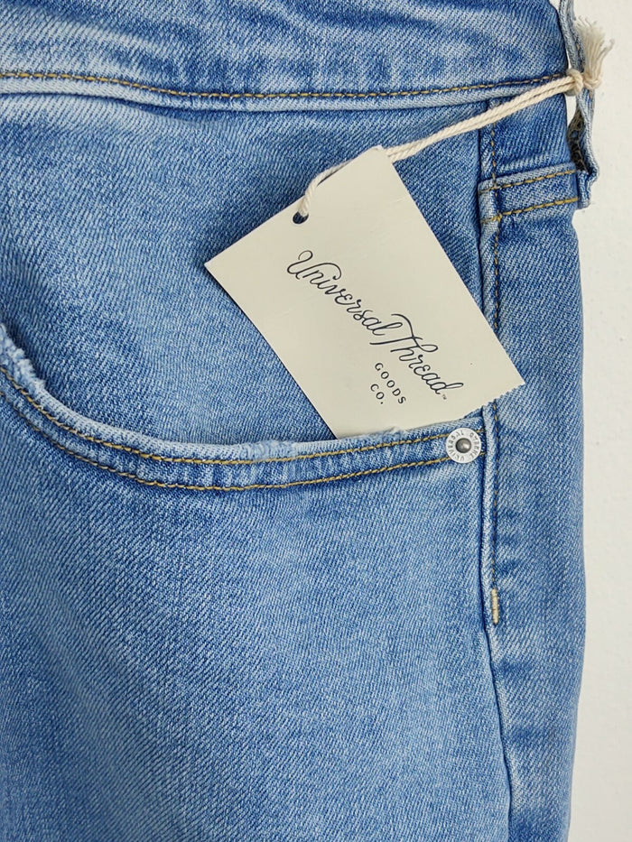 Universal Thread Women's High Rise Midi Med Blue Demin Jean Shorts NWTs