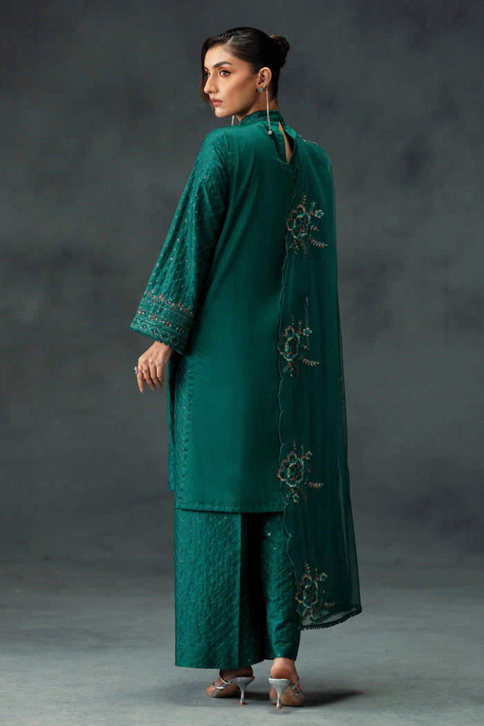 Back view of NAQSHI Zahra emerald green formal dress set showing embroidered long shirt and coordinated trousers for special occasion wear