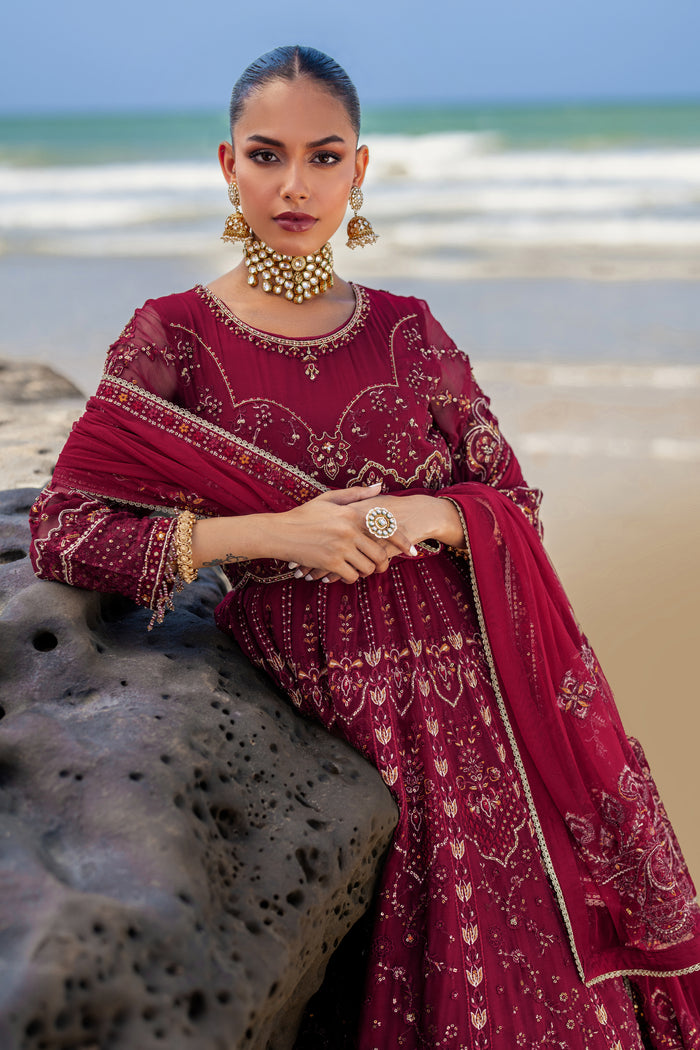 NAQSHI Zureal crinkle dupatta draped elegantly, featuring motif spread across mid-section and heavily composed pallu sides, finished with red-orange embroidery and minimal lace.